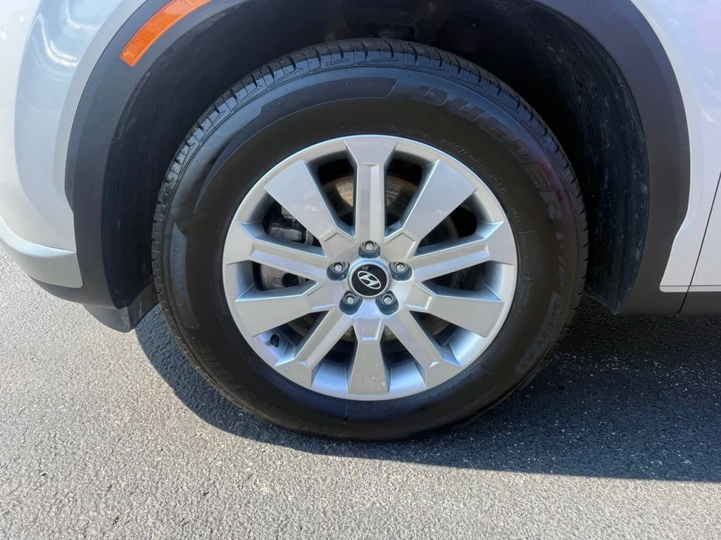 Certified Used 2025 Silver Hyundai SEL image 13