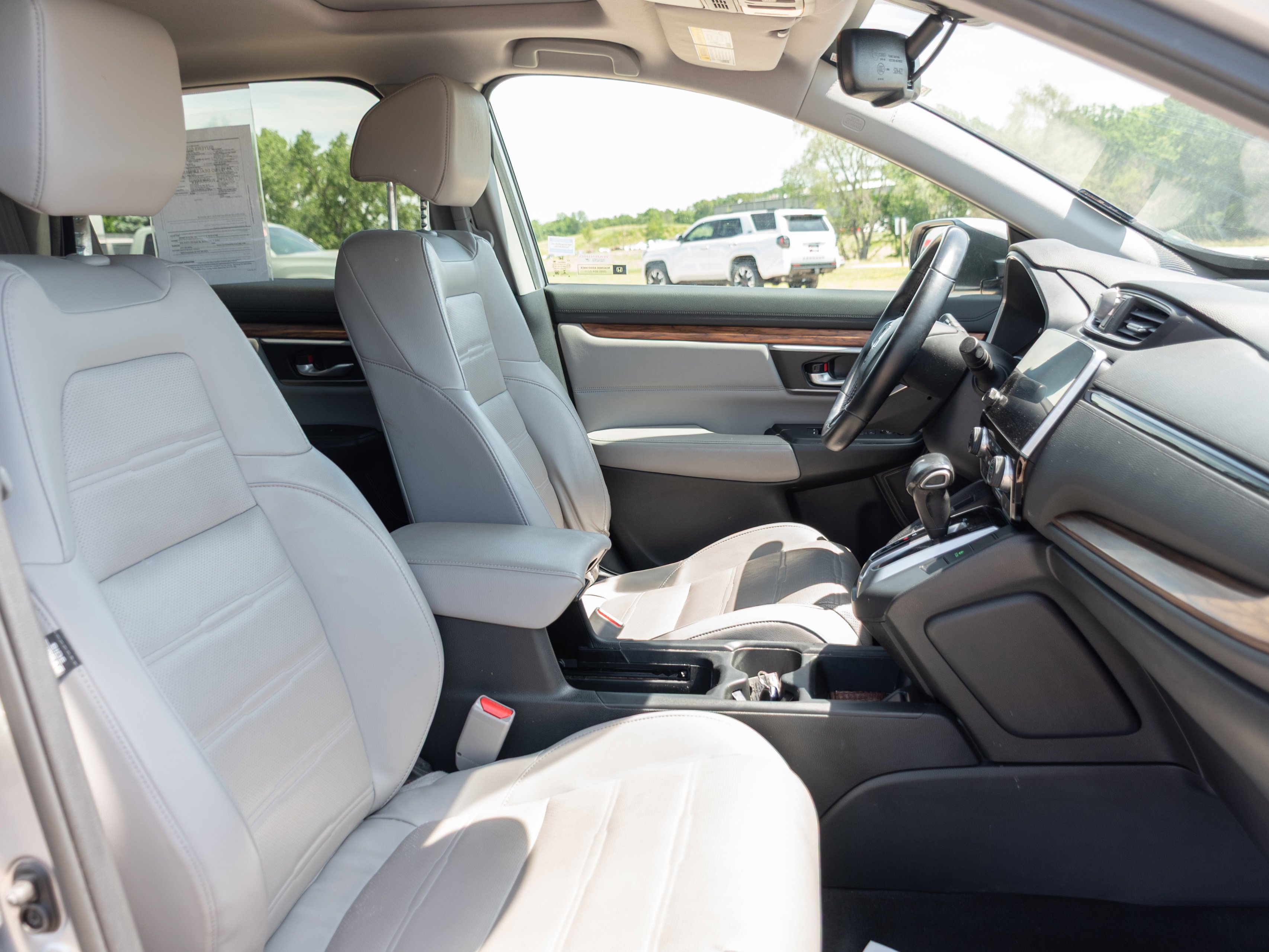 Used 2017 Silver Honda Touring image 23