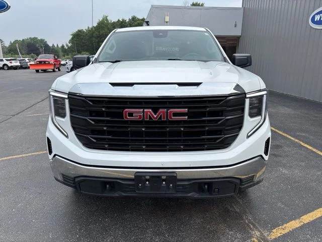 Used 2023 Summit White GMC Pro image 8