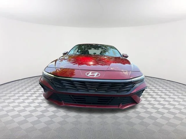 Used 2024 Red Hyundai SEL image 2