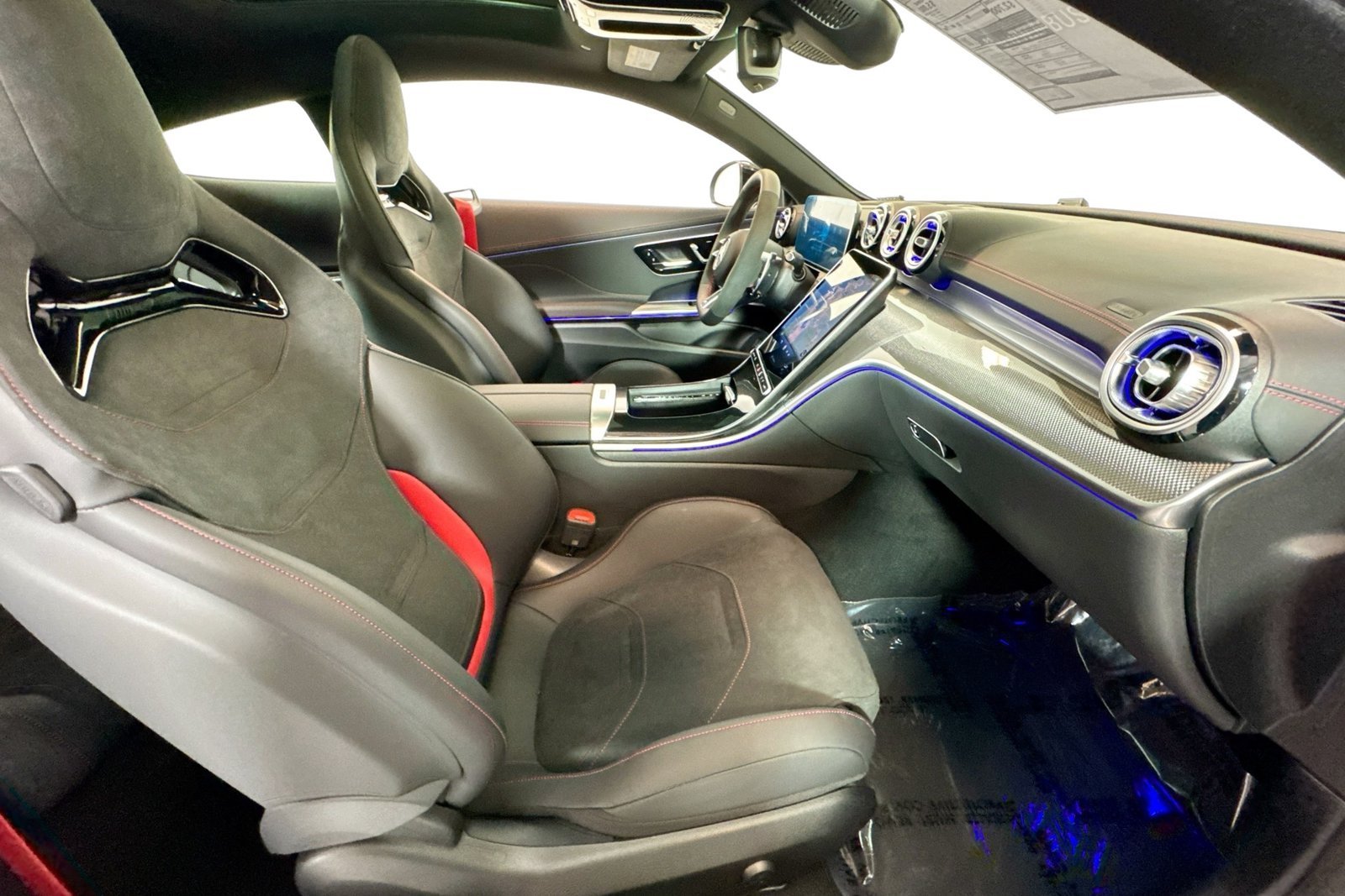 New 2026 Manufaktur Graphite Grey Magno Mercedes-Benz AMG® CLE 53 image 26