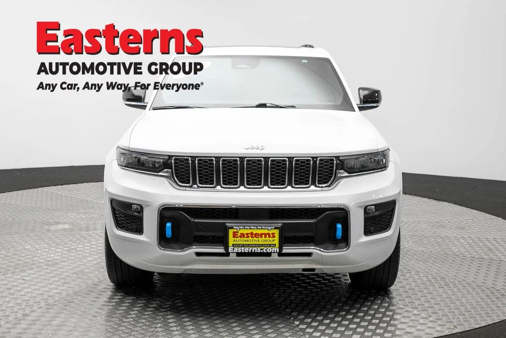 Used 2022 White Jeep Overland 4xe image 2