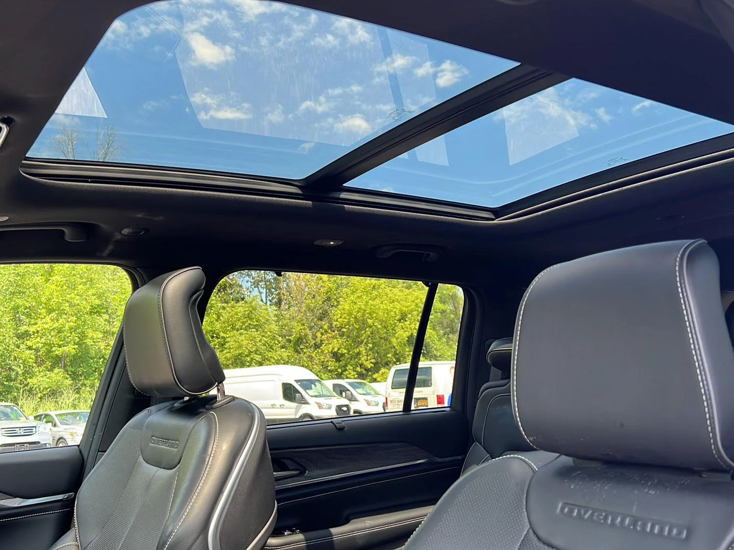 Used 2021 Diamond Black Crystal Pearlcoat Jeep Overland image 20