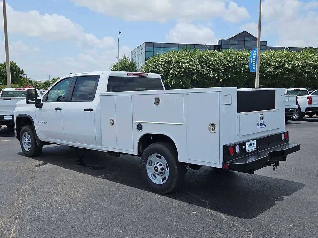 New 2026 Summit White Chevrolet WT image 3