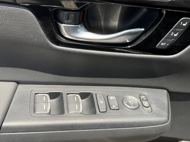 Used 2025 Gray Honda EX-L image 19