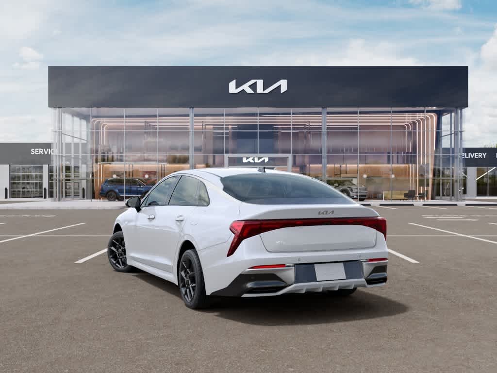 New 2026 SWP/SNOW WHITE Kia LXS image 4