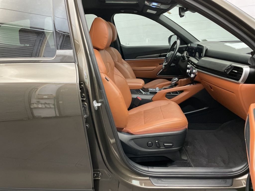 Used 2024 Green Kia EX X-Line image 27