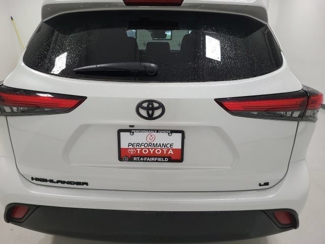 Used 2023 Wind Chill Pearl Toyota LE image 39