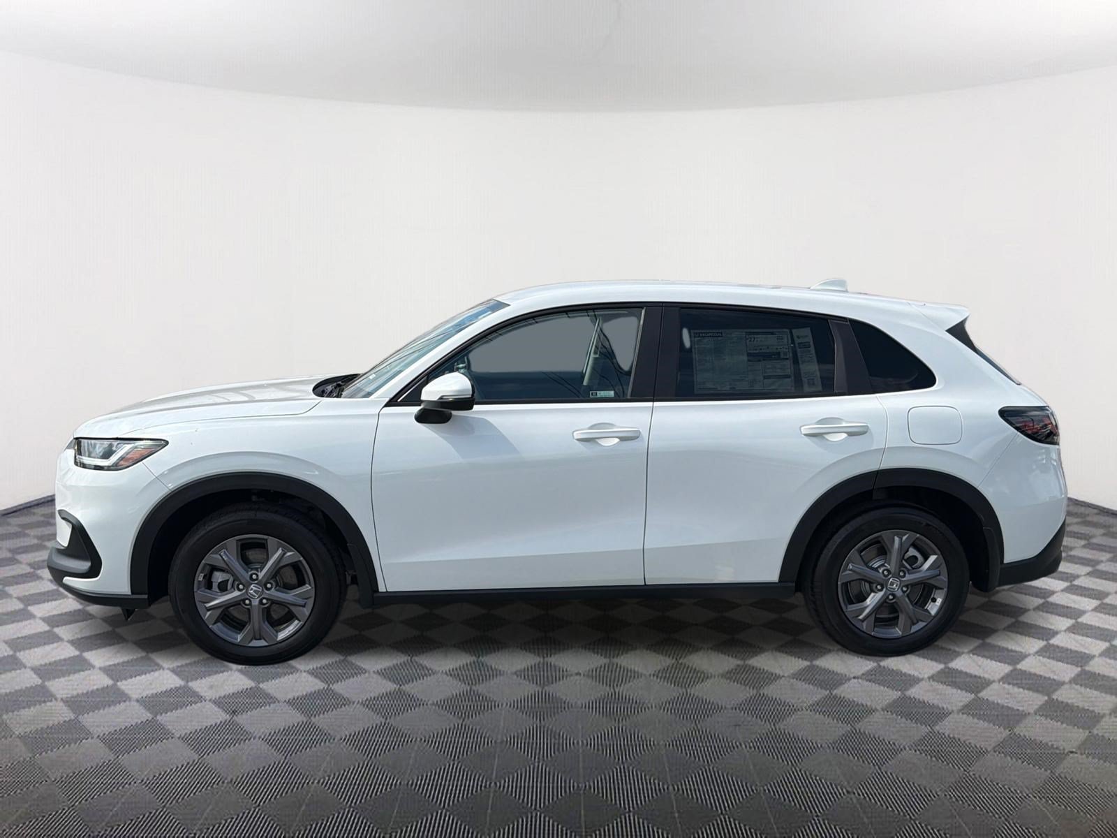 New 2027 Platinum White Pearl Honda LX image 4