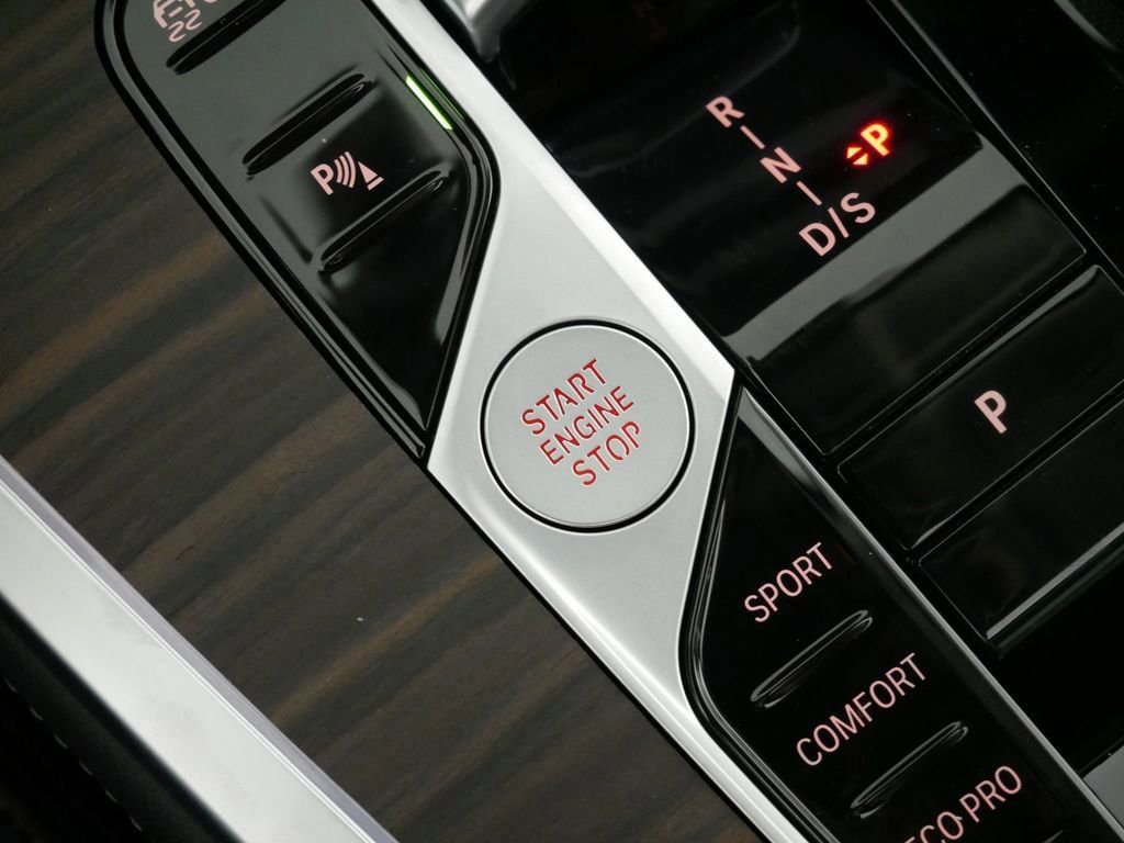Used 2026 Black Sapphire Metallic BMW xDrive40i image 49