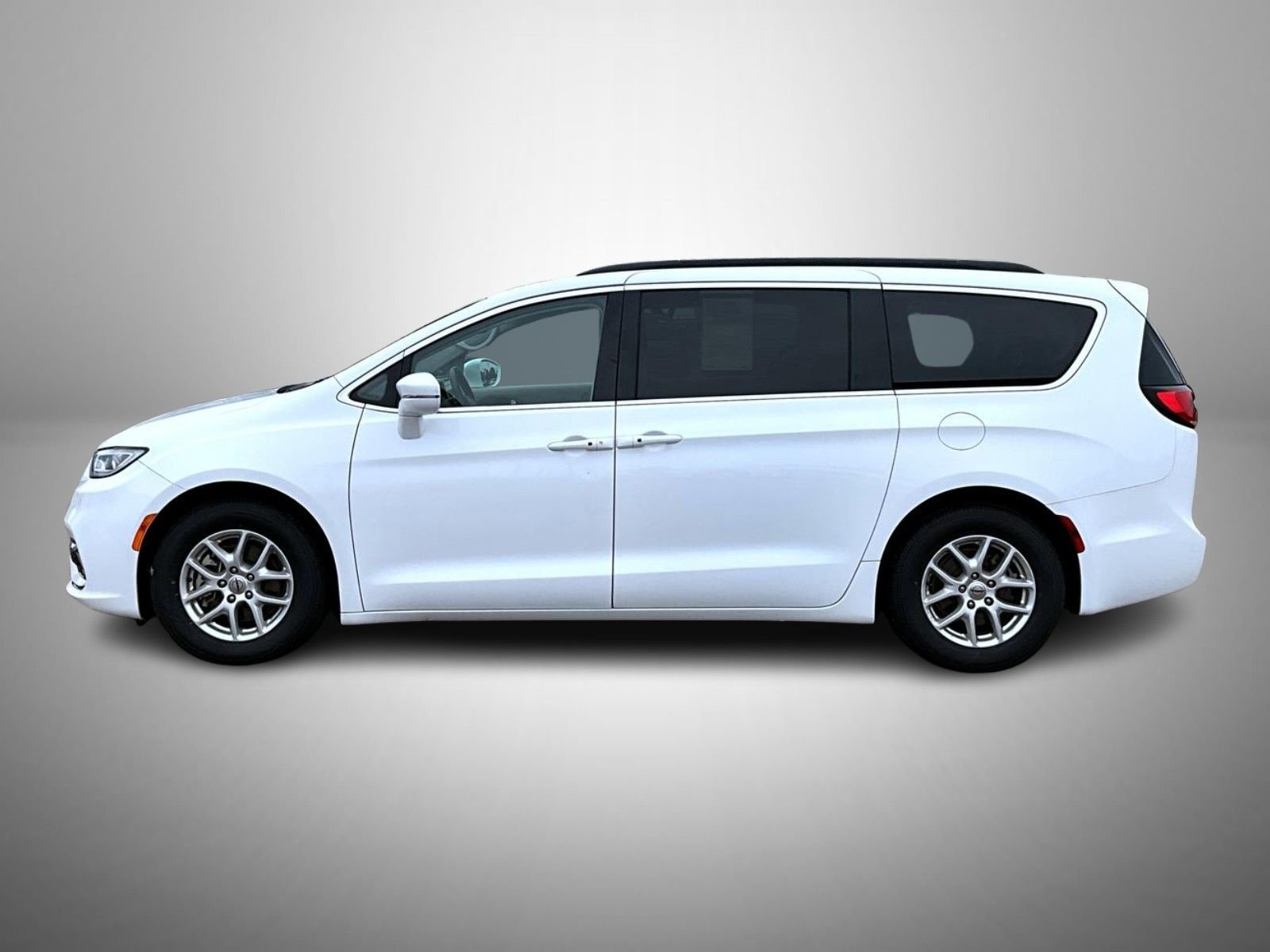 Certified Used 2022 White Chrysler Touring L image 8