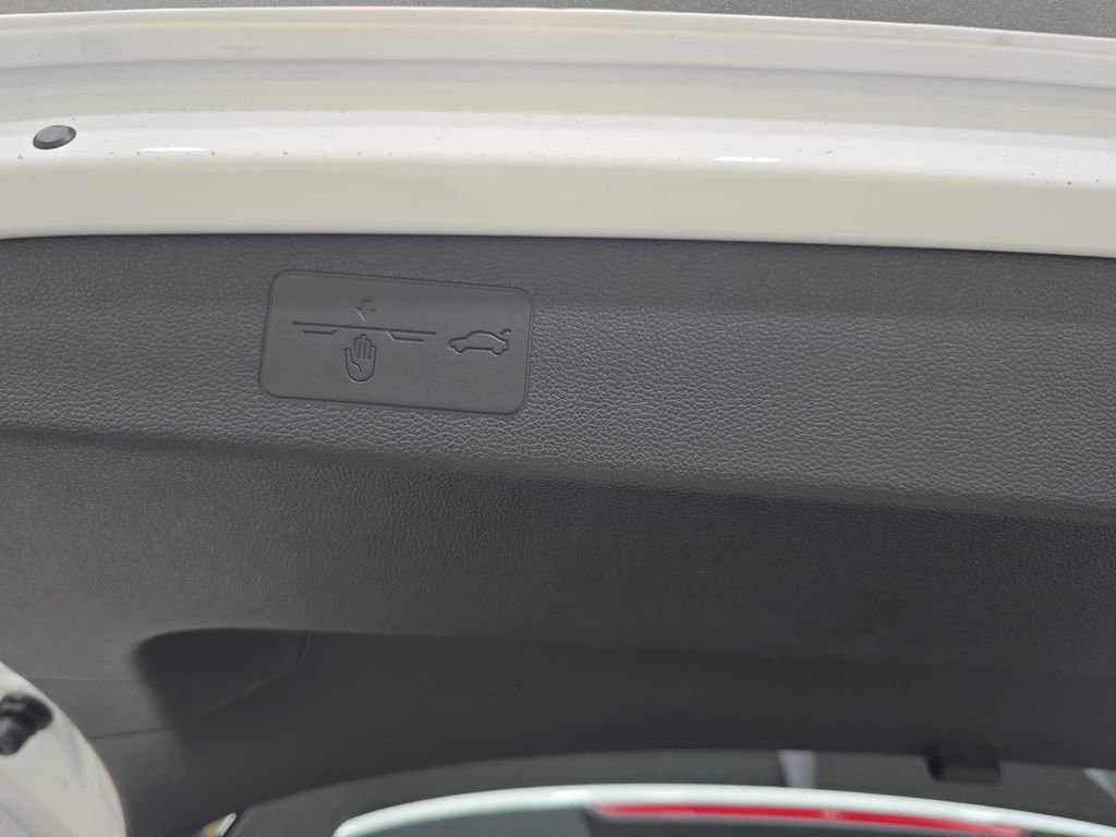 Used 2024 White Volkswagen 2.0T image 16