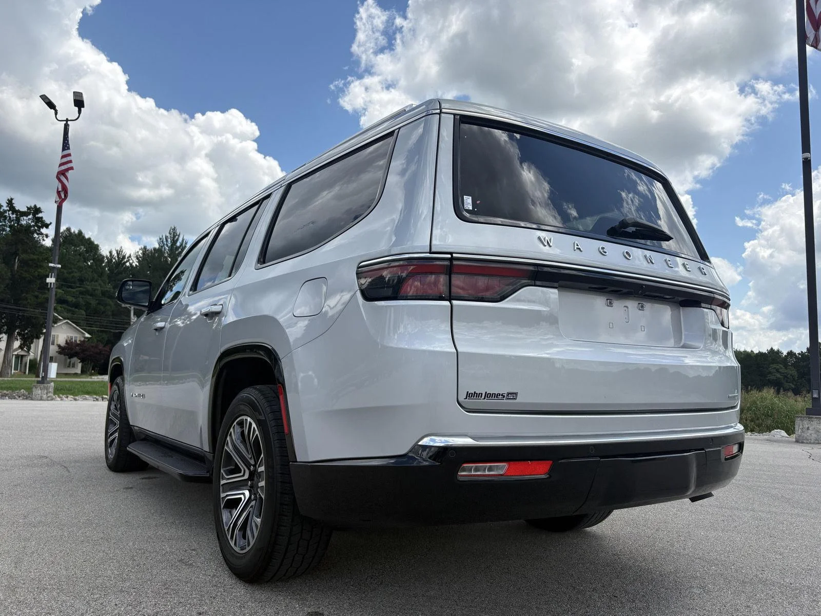 Used 2024 Baltic Gray Metallic Clearcoat Jeep Series II image 20