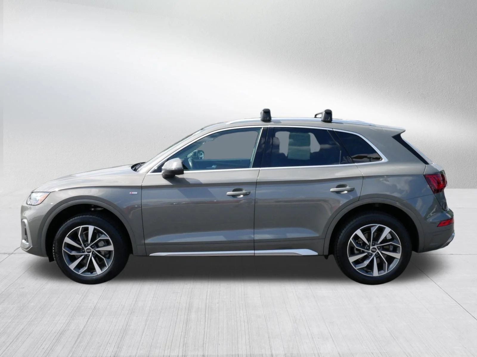 Used 2023 Gray Audi S line Premium image 4
