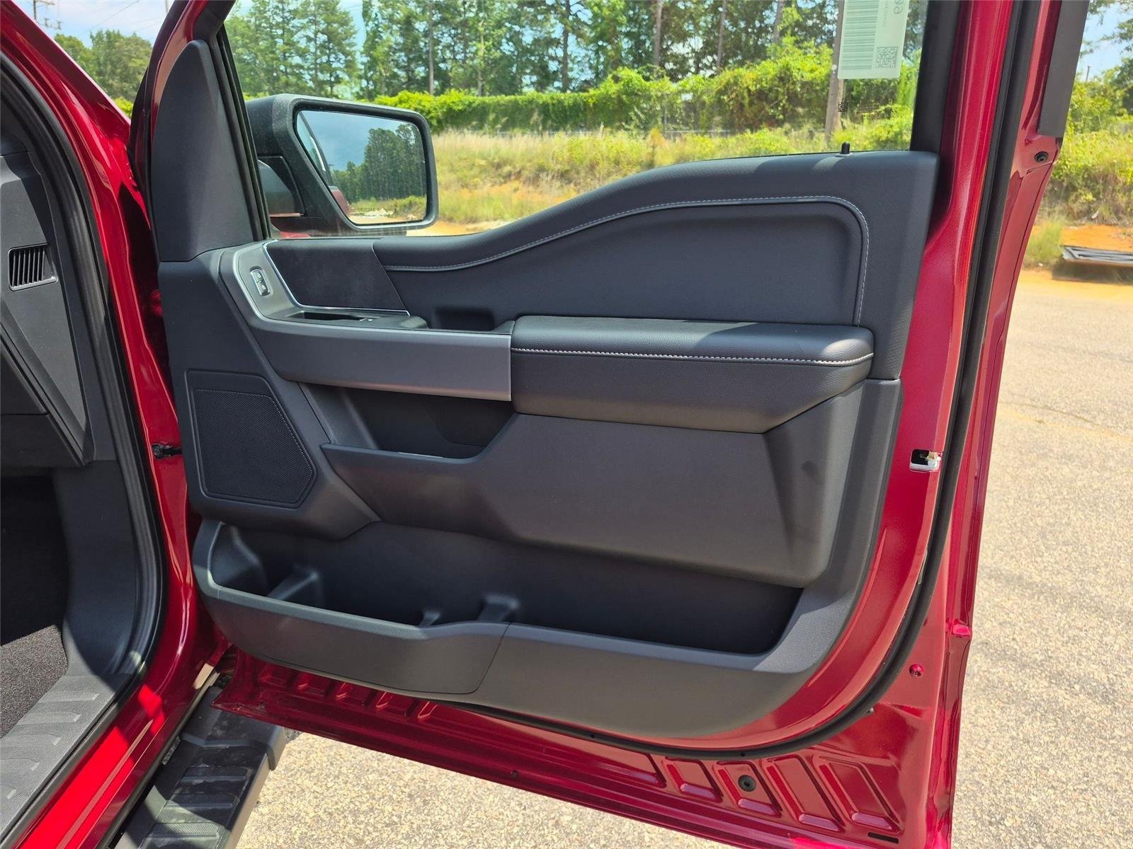 New 2026 Ruby Red Metallic Tinted Clearcoat Ford XLT image 30
