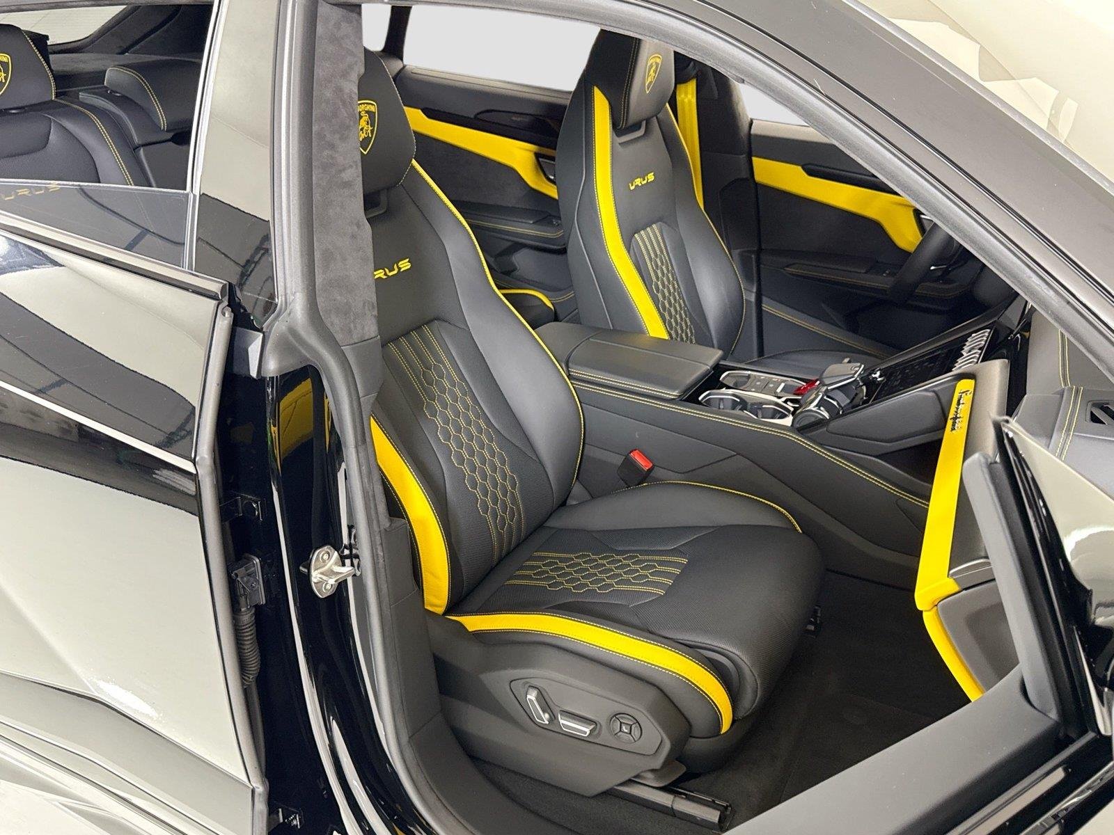 2024 Lamborghini Urus S - Photo 33