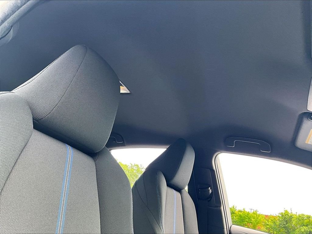 Used 2020 White Toyota SE image 22