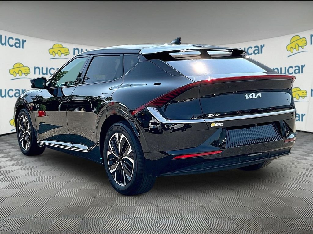 Used 2022 Black Kia Wind image 4