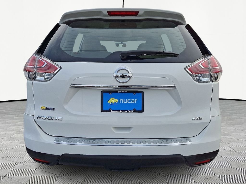Used 2015 White Nissan S image 6