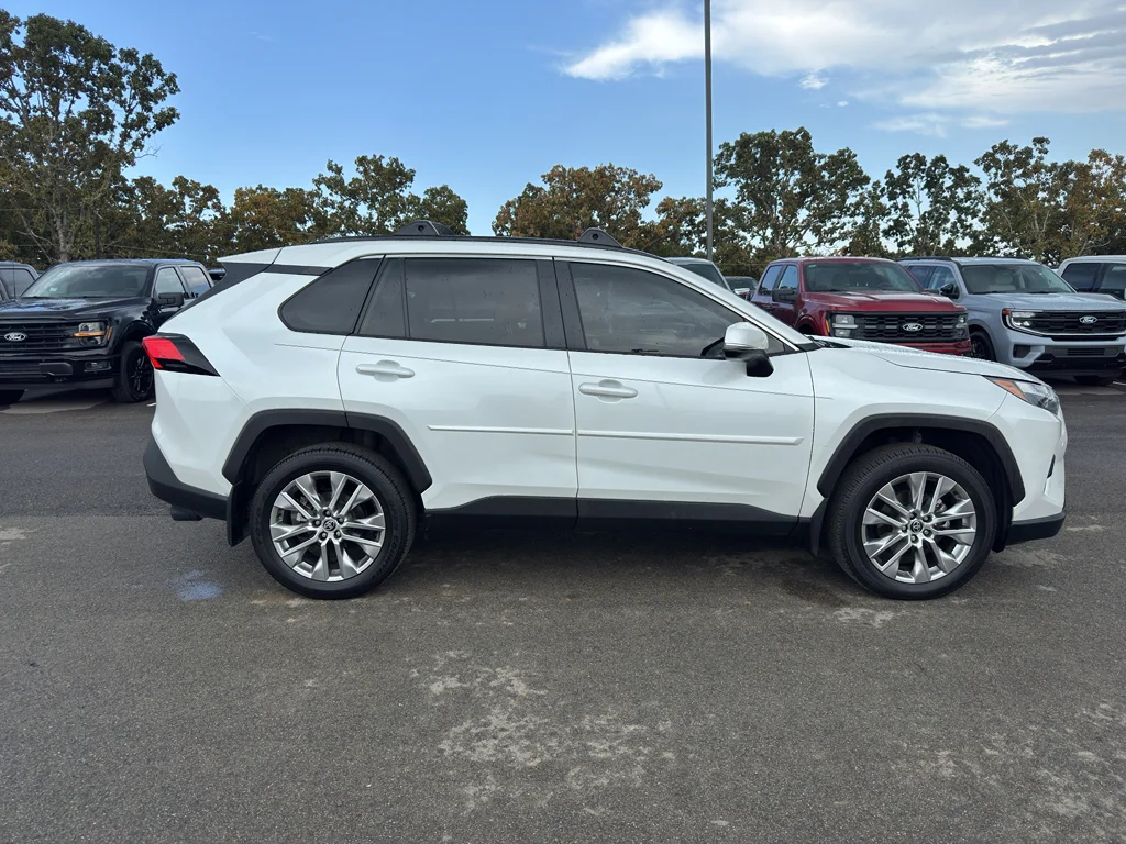 Certified Used 2024 Wind Chill Pearl Toyota XLE Premium image 4