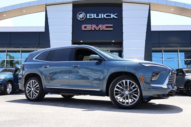 2026 Buick Enclave Avenir AWD's photo