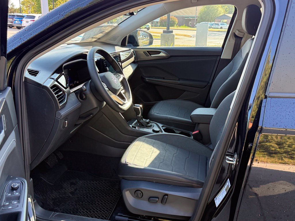 New 2026 Black Volkswagen 1.5T SE Black image 28