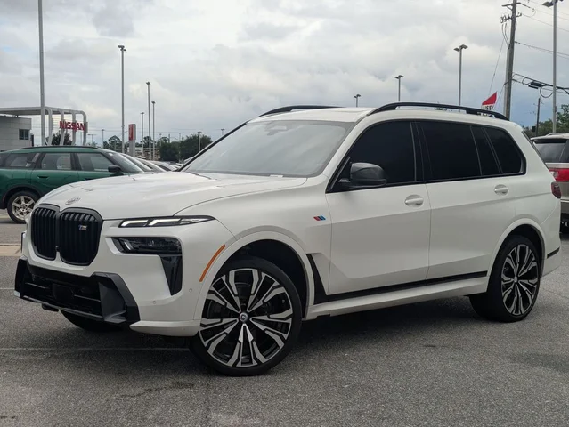 2023 BMW X7 M60i