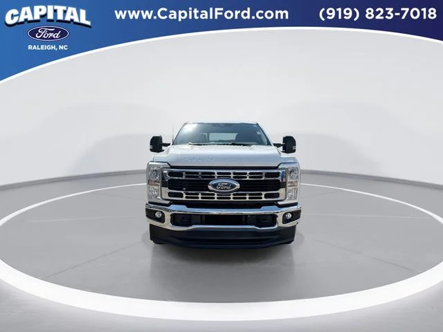 Used 2025 White Ford XLT image 3