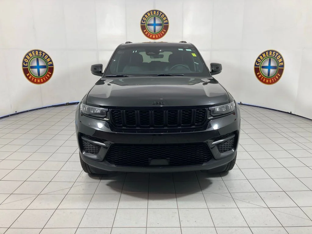 Used 2025 Black Jeep Altitude image 20