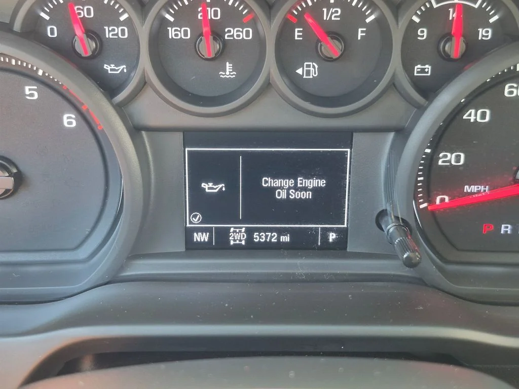 Used 2025 White Chevrolet Custom image 31