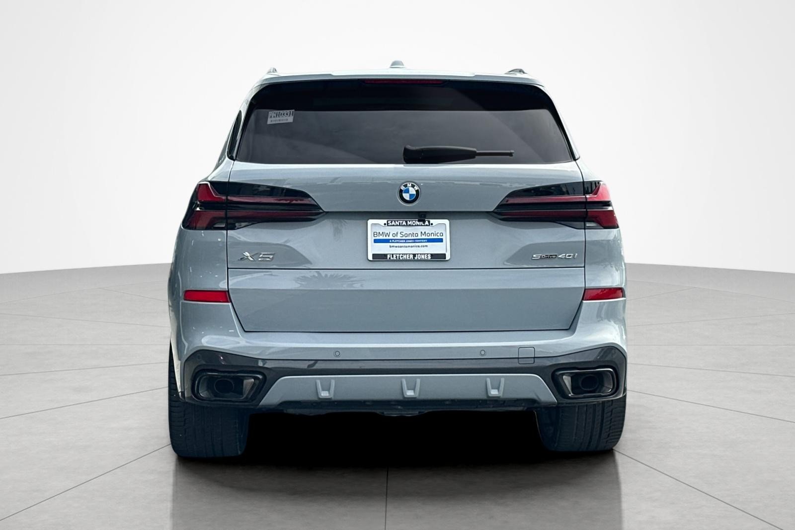 Used 2024 Brooklyn Grey Metallic BMW sDrive40i image 4