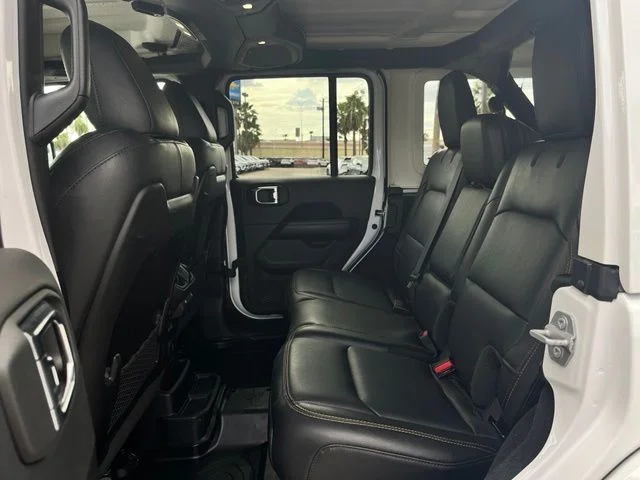 Used 2025 White Jeep Sahara image 26
