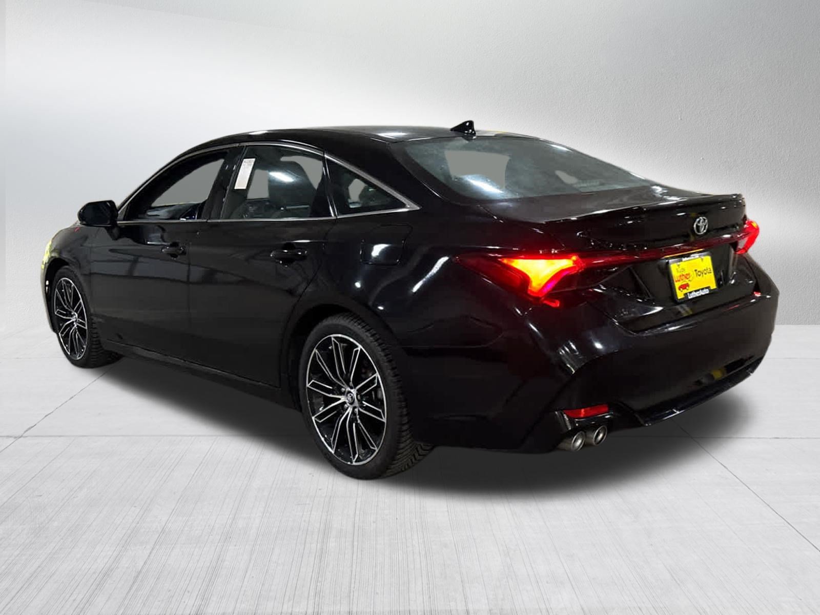 Certified Used 2019 Midnight Black Metallic Toyota XSE image 4