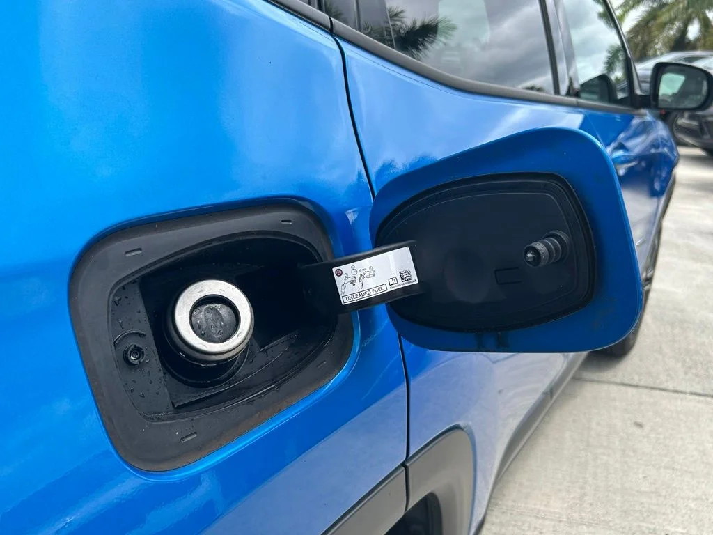 Used 2023 Blue Jeep Limited image 38