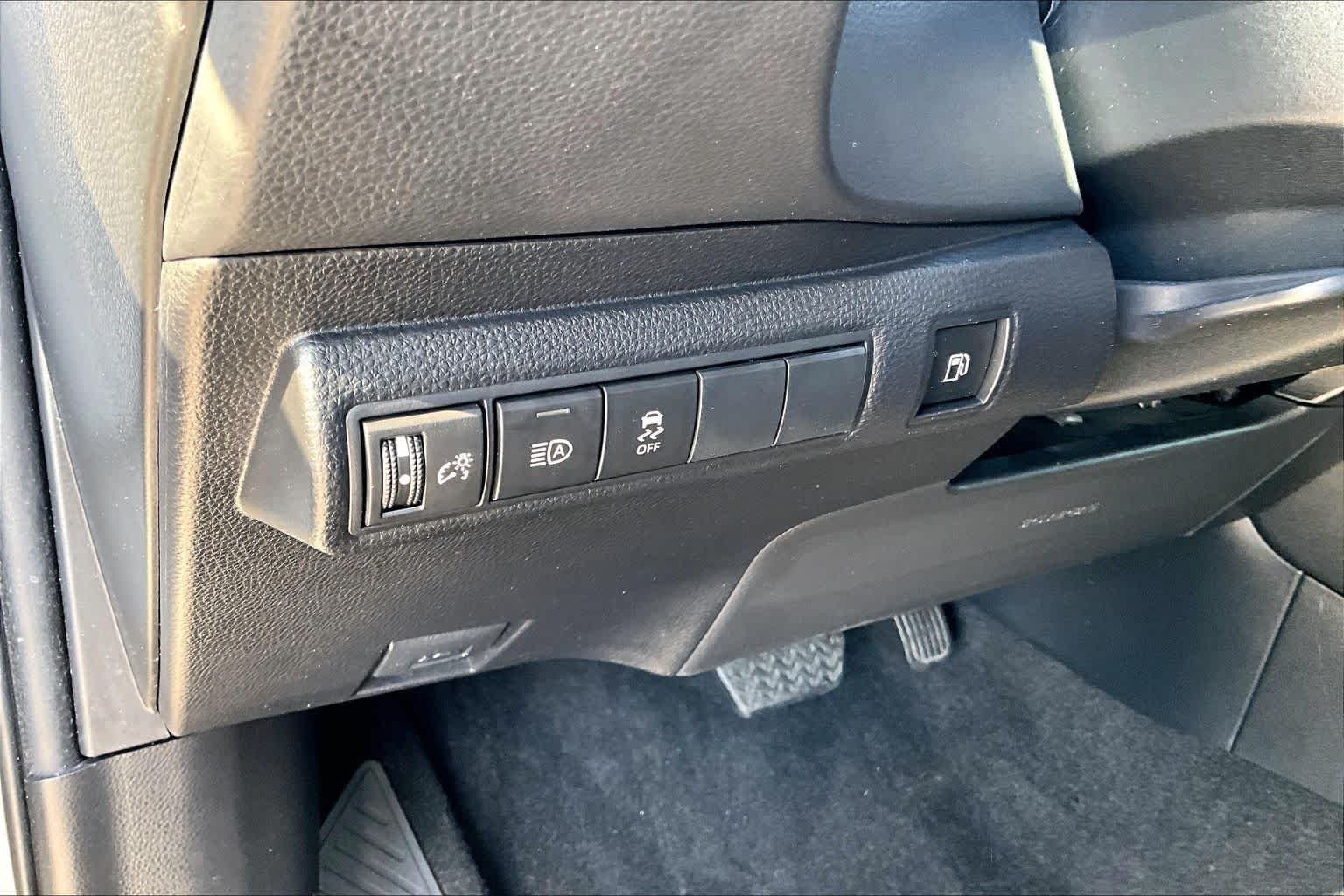 Used 2023 Ice Cap Toyota Hybrid SE image 30