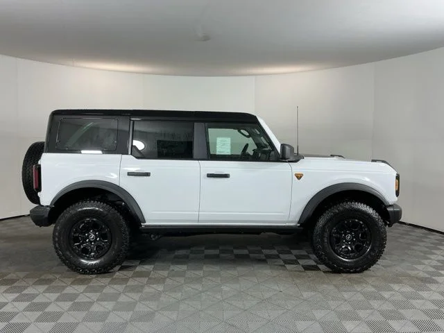New 2026 Oxford White Ford Badlands image 4
