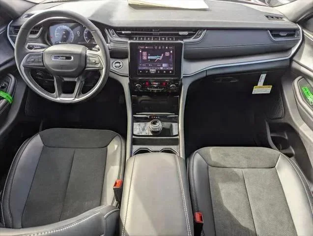 2025 Jeep Grand Cherokee Altitude - Photo 15