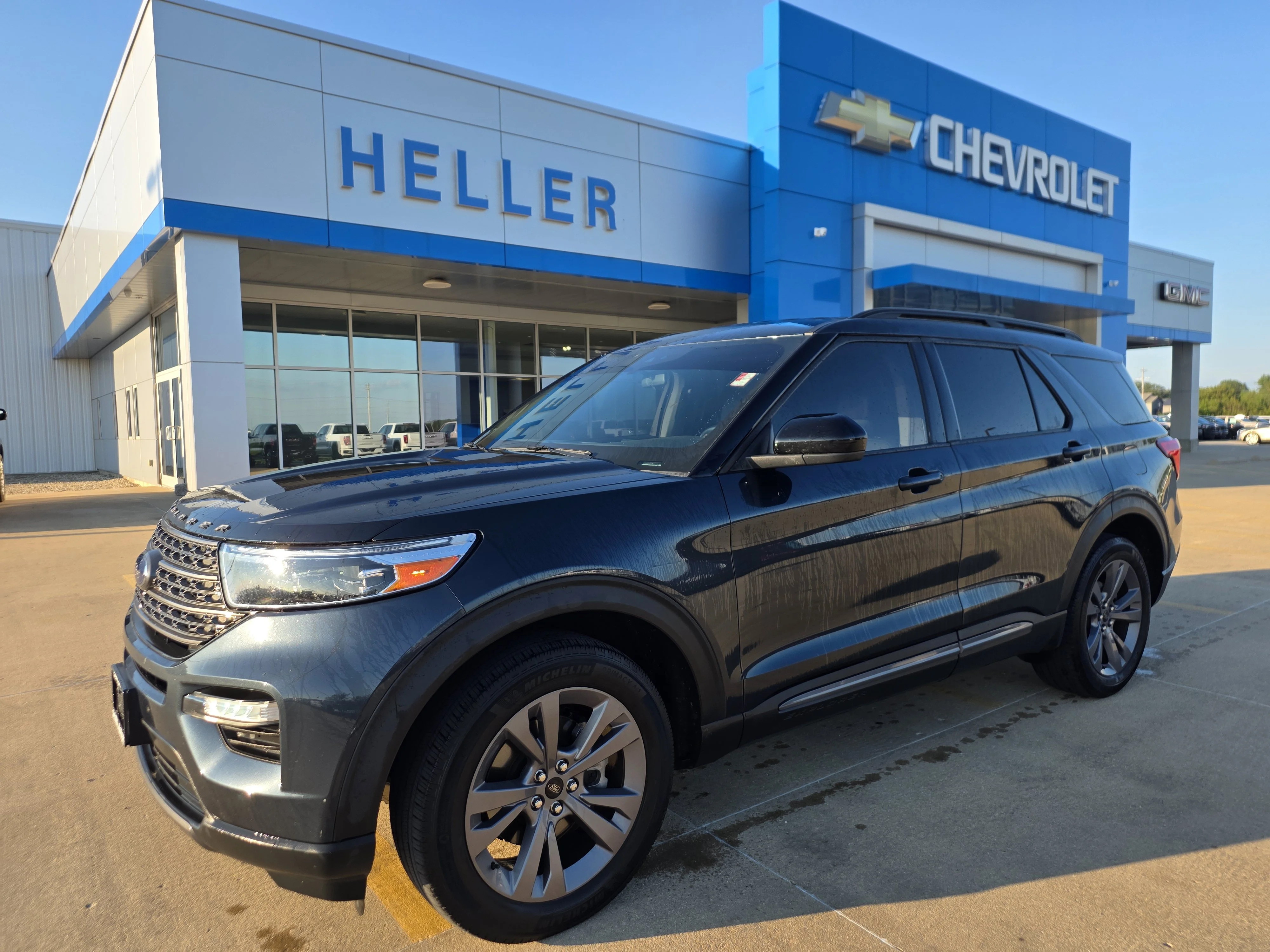 Used 2022 Blue Metallic Ford XLT image 3