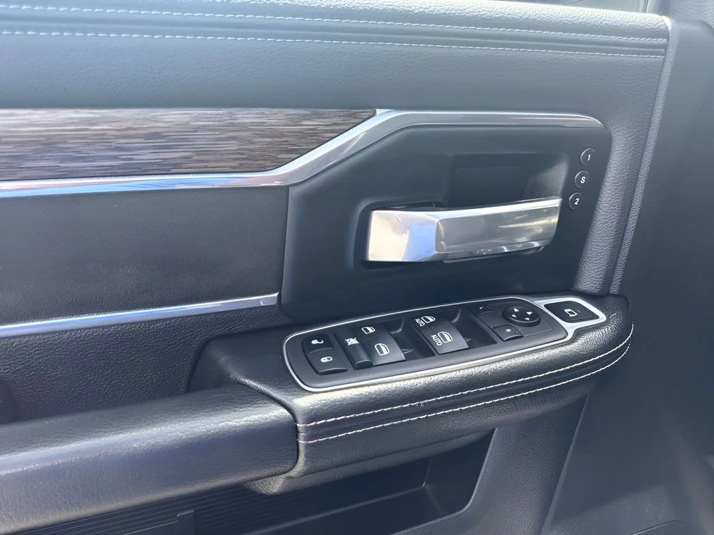 Used 2021 Black Ram Laramie image 17