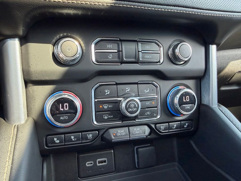 Used 2023  GMC SLT image 47