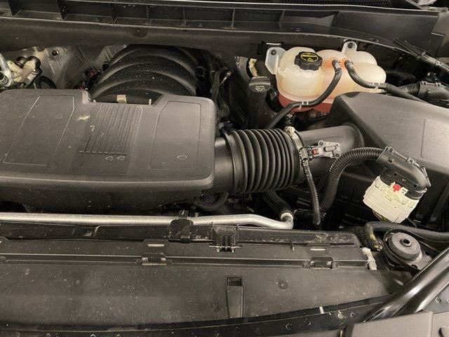 Used 2025  Cadillac Premium Luxury image 28