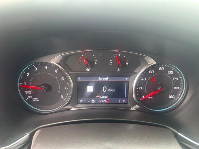 Used 2024 White Chevrolet Premier image 21