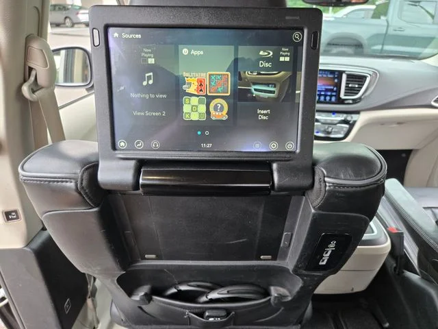 Used 2017 Gray Chrysler Limited image 16