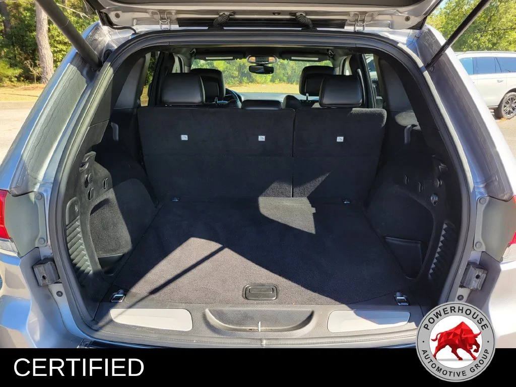 Used 2019 Silver Jeep Limited image 14