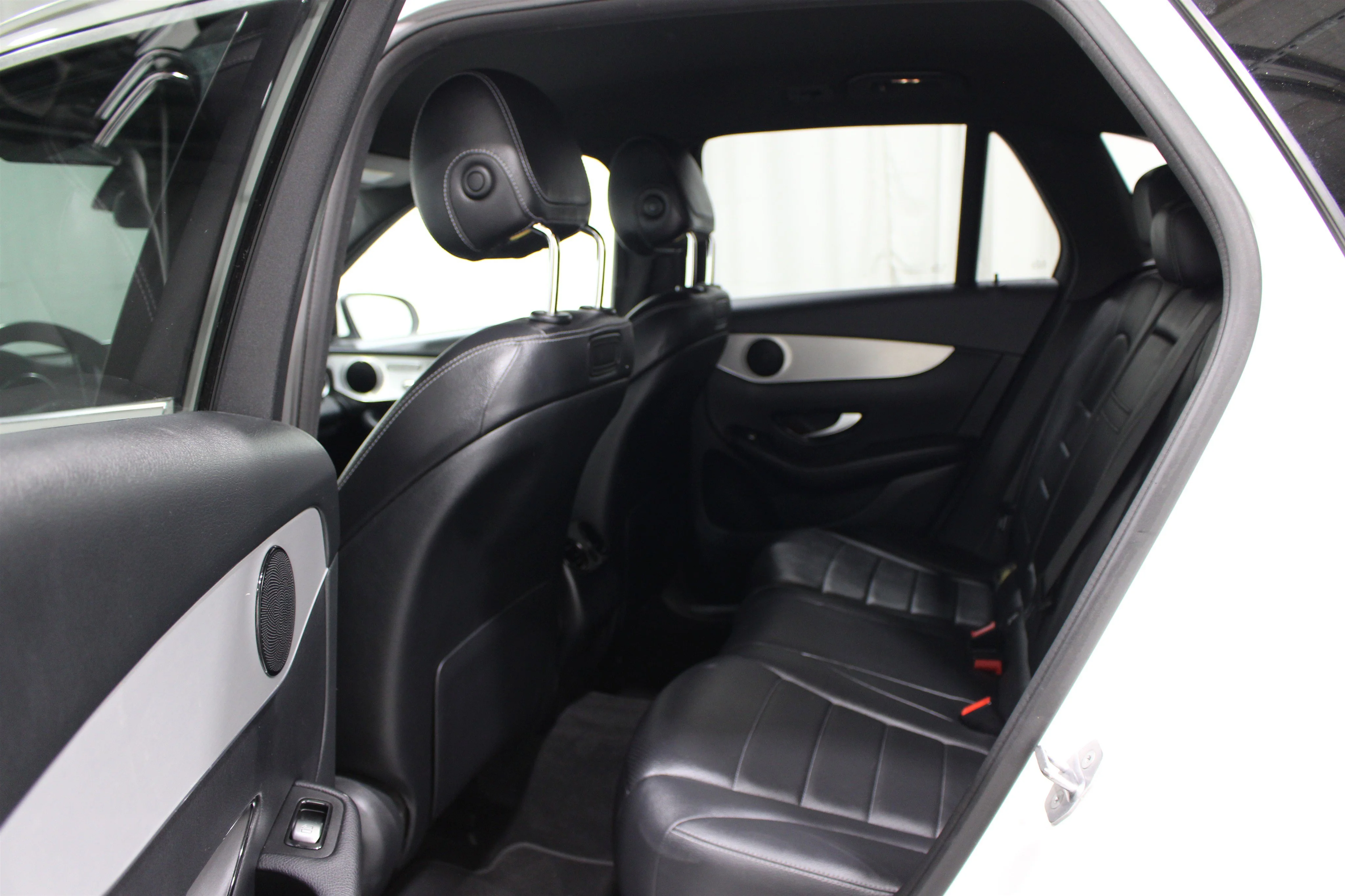 Used 2019 Polar White Mercedes-Benz GLC 300 image 21