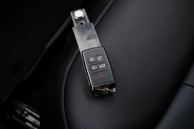 New 2026 Fuji White Land Rover Dynamic SE image 72