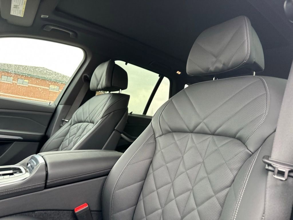 New 2026 Black Sapphire Metallic BMW M60i image 15