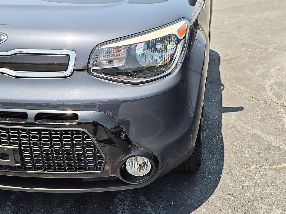 Used 2016 Fathom Blue Kia + image 9