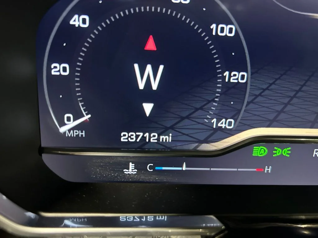 Used 2023 Beige GMC Elevation image 18