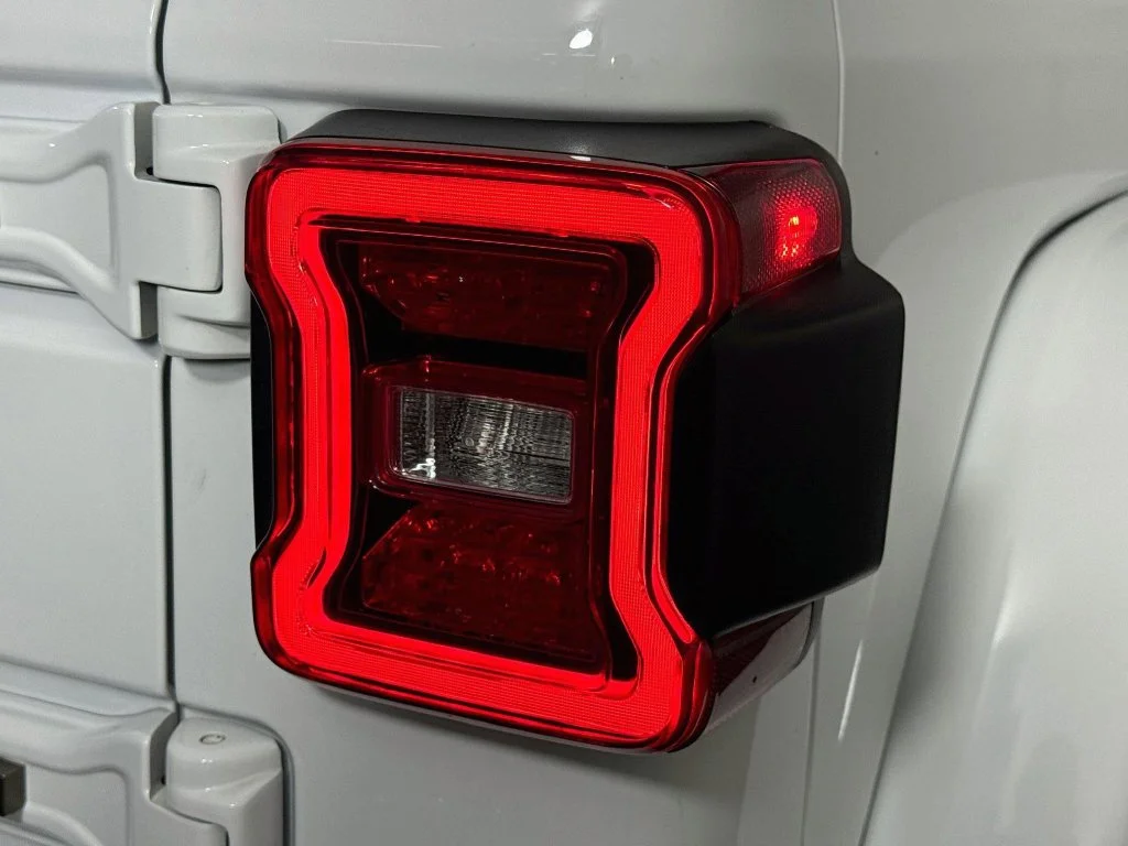 Used 2021 White Jeep Unlimited Rubicon image 33